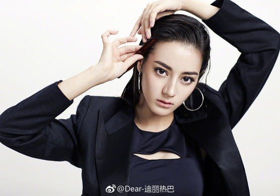 女明星西装，时尚与力量的绝美融合风采展现力量与时尚的魅力典范