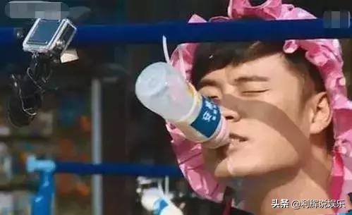 安慕希最新广告视频，味觉与视觉的交响，时代风尚的呈现